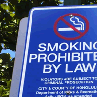 ハワイの禁煙の標識